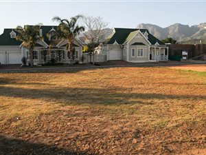 416 m² Land available in Robertson