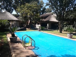 1200 m² Farm in Golf View
