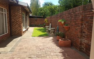 3 Bedroom Townhouse in Die Bult