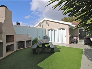 2 Bed House in Plattekloof Glen