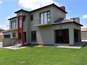 3 Bed House in Thatch Hill Estate