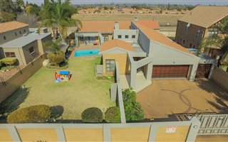 5 Bedroom House in Meyersdal