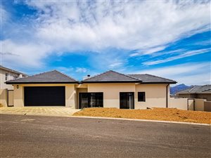 3 Bed House in Dennegeur