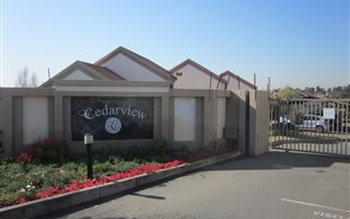 2 Bedroom Cluster in Broadacres