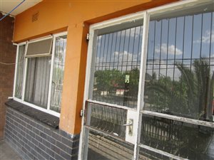 2 Bed Flat in Vereeniging Central