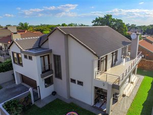 4 Bed House in Pierre van Ryneveld