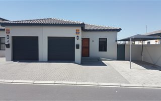 2 Bedroom House in Parklands