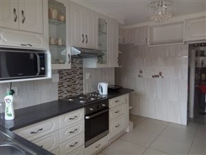 3 Bed House in Duduza