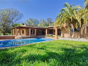 10.2 ha Farm in Wellington Central