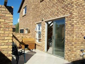 2 Bed Duplex in Wilgeheuwel