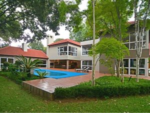 4 Bed House in Oaklands