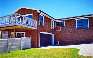 3 Bedroom House in Island View