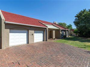 4 Bed House in Edenglen