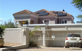 4 Bedroom House in Sonstraal Heights