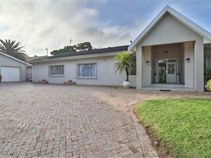 4 Bed House in Colleen Glen