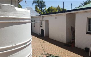 1 Bedroom Garden Cottage in Eastwood