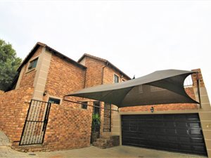 4 Bed Townhouse in Meyersdal