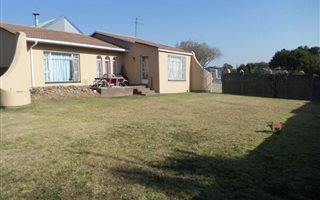4 Bedroom House in Isandovale