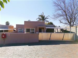 2 Bed Simplex in Strubens Valley