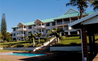 3 Bedroom Apartment in Pumula