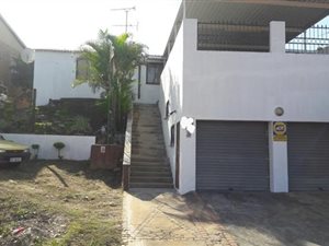 4 Bed Simplex in Longcroft