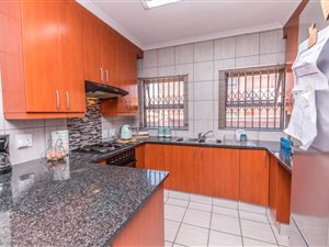 3 Bed Duplex in Willow Park Manor