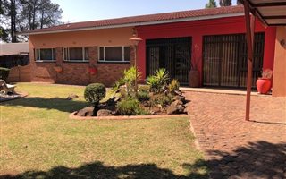 3 Bedroom House in Estera
