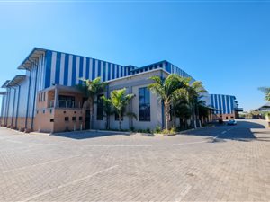 8272 m² Industrial space in Rooihuiskraal
