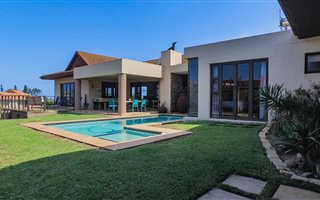 4 Bedroom House in Sheffield Beach