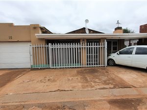 4 Bed House in Victoria Park