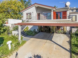 5 Bed House in Paarl Central West