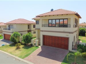 4 Bed House in Noordwyk