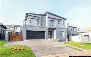 4 Bedroom House in Olympus
