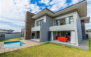 4 Bedroom House in Lombardy Estate