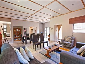3 Bed Townhouse in Bryanston West