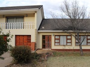 4 Bedroom House in Bergsig