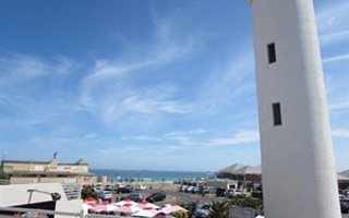 2 Bedroom Apartment in Woodbridge Island