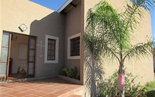 3 Bedroom House in Keidebees