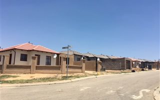 3 Bedroom House in Clayville