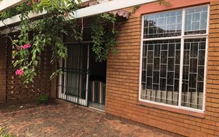 3 Bedroom Townhouse in Waterkloof Glen