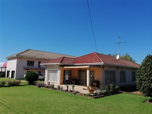 2.8 ha Smallholding in Cloverdene