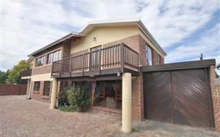 3 Bedroom House in Loerie Park
