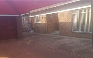 3 Bedroom House in Kanonkop