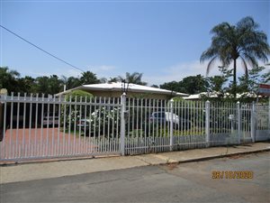 1308 m² Land available in LesMarais