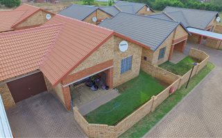 2 Bedroom Townhouse in Riversdale