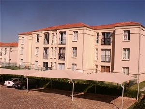 2 Bed Apartment in Northcliff