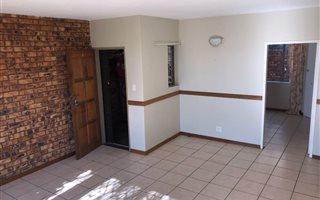 2 Bedroom Apartment in Zwartkop
