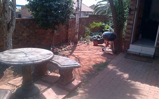 3 Bedroom Townhouse in Noordheuwel
