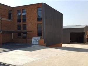 2850 m² Commercial space in Stormill