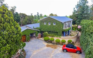 4 Bedroom House in River Club